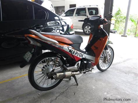 Honda wave 125i's average market price (msrp) is found to be from $1,200 to $2,750. Used Honda Wave 125 Repsol | 2009 Wave 125 Repsol for sale ...
