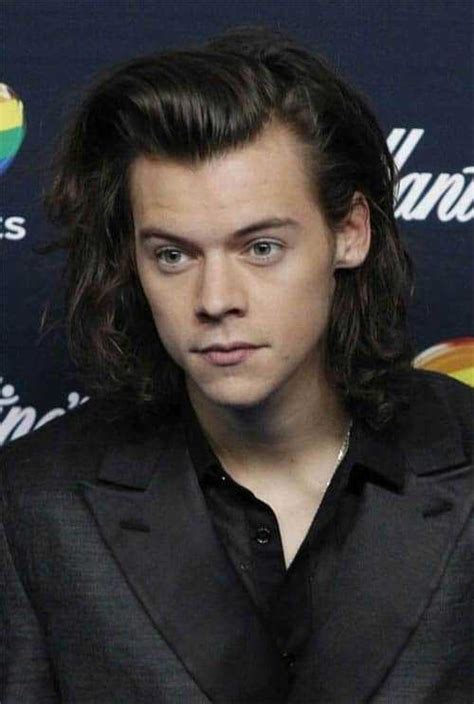 The pink / polka dot combo. Bester Harry Styles-Haarschnitt (2020) - Manner frisuren ...