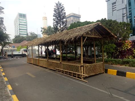 Salah satu contoh cara membuat kerajinan dari bambu adalah air mancur. Paling Keren Dekorasi Panggung Pagar Bambu - House on Street