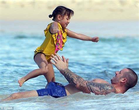 Graham Quinn Lifts Daughter Ava Into The Air Daily Mail Online