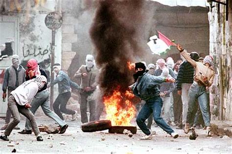 Le 6 décembre 1987, un officier israélien est assassiné à gaza et le 8 décembre, un camion israélien. Facebook Takes Down Palestinian Intifada Page « Dvorak ...