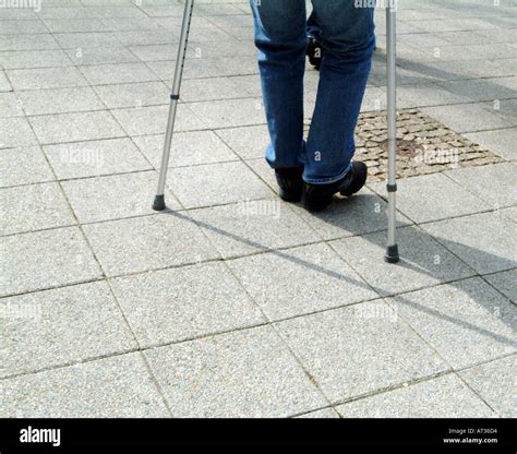 Boy Limping Hi Res Stock Photography And Images Alamy