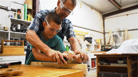 Phoenix Woodworking School - Home