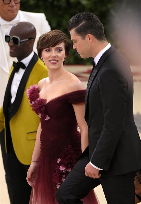 Scarlett Johansson And Colin Jost At 2018 Met Gala Photos Popsugar