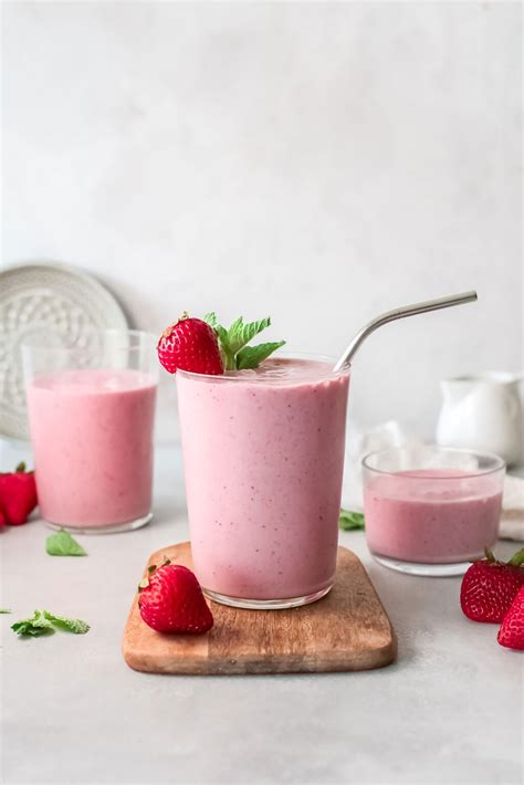 Strawberry Banana Smoothie Frozen Fruit Smoothie Fit Foodie Finds