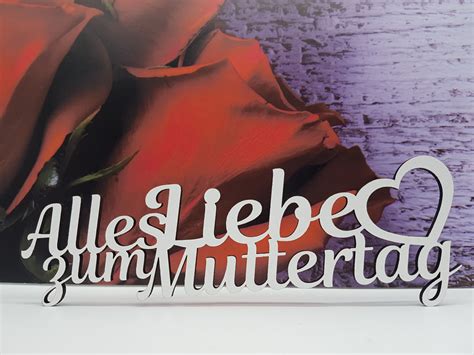 Kuscheldecke mit namen besticken lassen. mk-schoenes.de - Schriftzug Alles Liebe zum Muttertag aus Holz