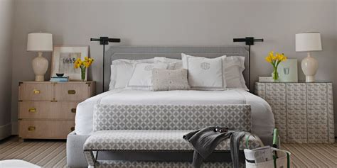 Designer erica bryen turned a classic color scheme of black, white and brass into something truly dazzling, using unabashedly bold patterns and distinctive geometric designs. 14 Calming Colors - Soothing and Relaxing Paint Colors for ...