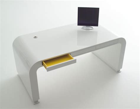 11 Modern Minimalist Computer Desks