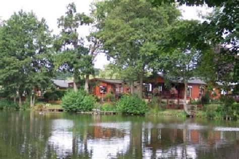 Overstone Lakes Holiday Lodge Park In Northamptonshire Central South