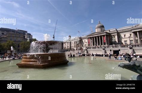 Trafalgar Square Fountain And The National Gallery Art 4k London
