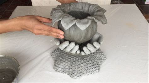 Ideas For Making Cement Pots From Gloves And Cloth /// Garden