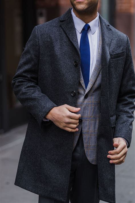 How To Wear Layers 4 Rules 19 Outfit Ideas For Guys Pmnyc Peter