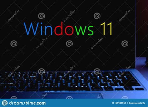 Download windows 11 release date media creation tool with usb. Computer Mit Dem Microsoft Windows 11 Logo, Betriebssystem ...