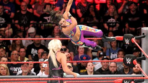 Bayley Vs Dana Brooke Raw Ago 22 2016 WWE