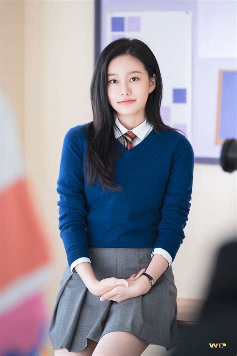 Especially yoona likes to play acting and dancing. Park yoona true beauty | Selebriti, Wanita, Aktris