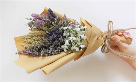 How To Make A Gorgeous Dried Flower Bouquet In 9 Easy Steps