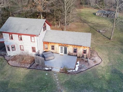 On 21 Acres With A Two Acre Pond Circa 1816 In Connecticut 424900