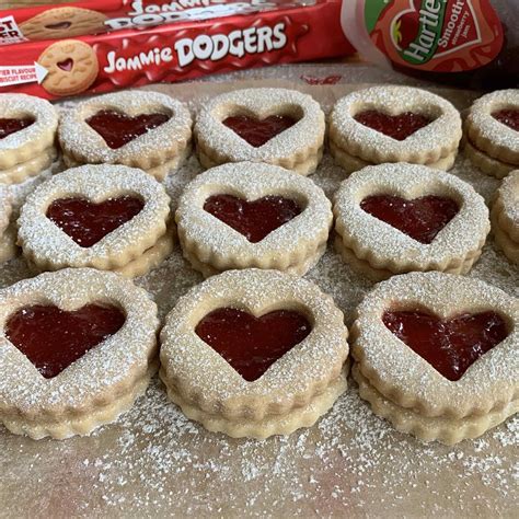 Jammie Dodgers British Baking Show Recipes Jammie Dodger Recipes