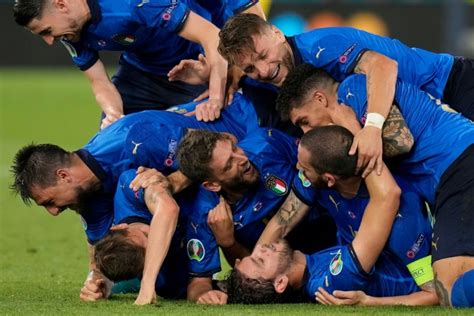 Le tableau complet des huitièmes de finale de l'euro qui se joueront du samedi 26 juin au lmardi 29 juin euro 2020: L'Italie se qualifie pour les huitièmes de finale de l ...