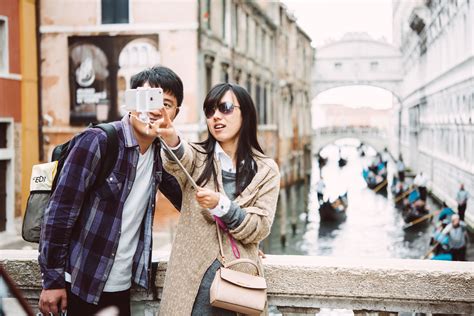 How Chinese tourists are helping Alipay, WeChat go global | VonDroid ...