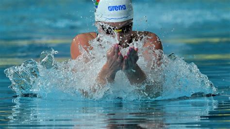 Swimming Championships Van Niekerk Advances To Final Enca