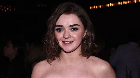 Game Of Thrones Star Maisie Williams Isn T Labeling Her Sexuality Reveals She S In Love