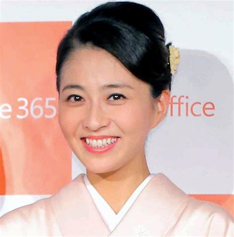 Jun 22, 2021 · 2017年6月22日、小林麻央さんが34歳の若さで亡くなった。2014年に乳がんを告知されてから、2年8カ月に及んだ闘病の末だった。自らの病状を詳細に綴った彼女のブログは、同じ病に苦しむ人たちへの優し… 海老蔵、小林麻央さん命日に心境「ここ4日前から多くの麻央を ...
