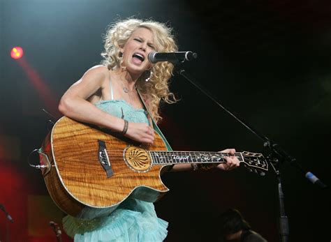 Trace Taylor Swifts Country To Pop Transformation In Songs Rolling Stone Vlrengbr