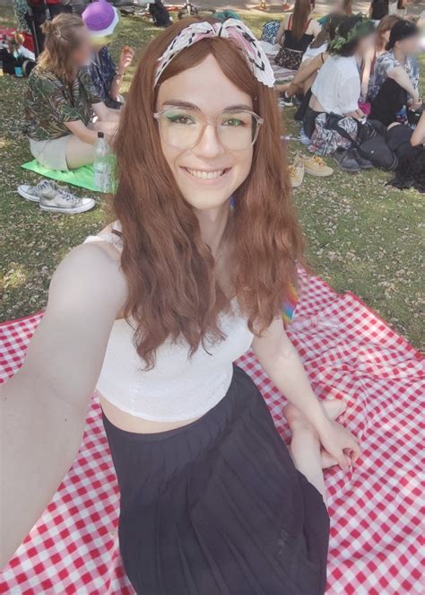 at my first pride parade 🏳️‍🌈 r crossdressing