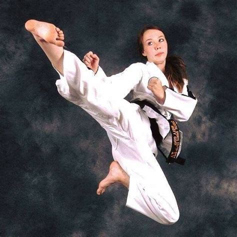 pin by john gavin on karate e domination martial arts girl taekwondo girl karate martial arts