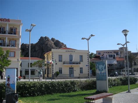 Στη φωτογραφία ένα μέρος της 1ης σελίδας. ΛΗΜΝΟΣ: Παλαιό λιμάνι Μύρινας