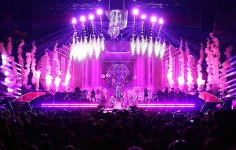 Pinks Beautiful Trauma World Tour Disguise Concert Lights Concert