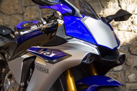 Up Close With The 2015 Yamaha Yzf R1m Asphalt And Rubber