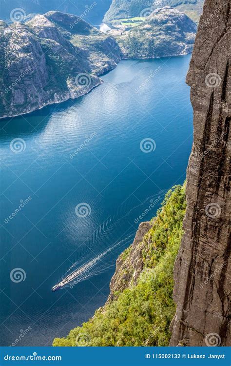 Preikestolen Kanzel Felsen Bei Lysefjorden Norwegen Ein Weithin