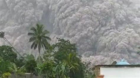 Diterjang Erupsi Gunung Semeru Ibu Dan Anak Ditemukan Meninggal