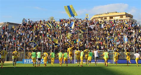 froziˈnoːne ()) is an italian football club based in frosinone, lazio.the club was founded on 5 march 1906 under the name unione sportiva frusinate, but conventionally the year 1928 is indicated as the beginning of competitive activities of significant importance. Frosinone Calcio, el conquistador de imposibles | Cultura ...