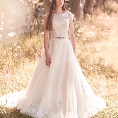 2016 Plus Size Modest Boho Wedding Dresses A Line Scoop Vintage Lace