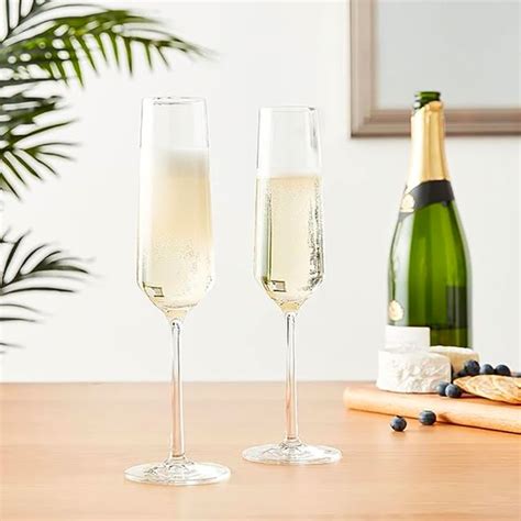 8 Best Champagne Glasses And Flutes For All That Bubbly 2023