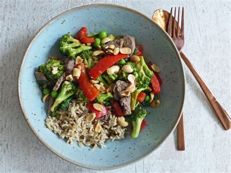 Snelle roerbak met broccoli en biefstuk