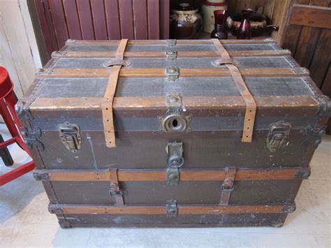 Large Trunk Antique Trunk Old Trunks Vintage Suitcases