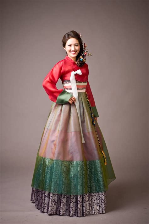 Modern Hanbok Leehwa Wedding In 2022 Traditional Dresses Korean