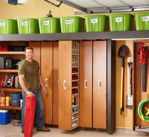 This compact storage solution, along with sliding storage rails allows you to mix and match how and where you get your belongings organized. 20 Super Idées de Rangement Pour Avoir un Garage Toujours ...