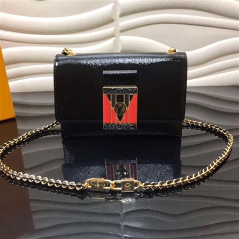 2,372 likes · 8 talking about this · 5,740 were here. Pin by Uae_brand_store on Women's bag in 2020 | Louis ...