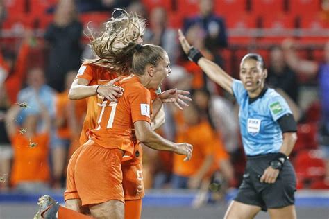 Lieke elisabeth petronella martens ron (dutch pronunciation: Samenvatting Oranje Leeuwinnen - Japan (2-1)