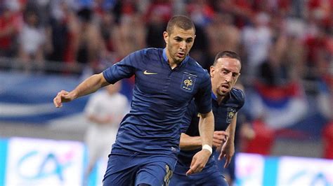 Fransa ligi maç özetleri, goller en önemli pozisyonları maçların hemen ardından sitemizden yüksek görüntü kalitesinde izleyebilirsiniz. Fransa Ligi - Benzema ve Ribery mahkeme karşısında - Eurosport