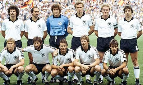 .منتخب المانيا الغربية و منتخب هولندا وكان حينها هولندا بفترته الذهبية مع وجود يوهان 1986:النسخة الثالثة عشر من كاس العالم واقيمت مرة اخرى في المكسيك ووقع النهائي الذي. مبـــــ 16 جوان 1982 ــــــاراة من الذاكرة {الجزائر VS ...
