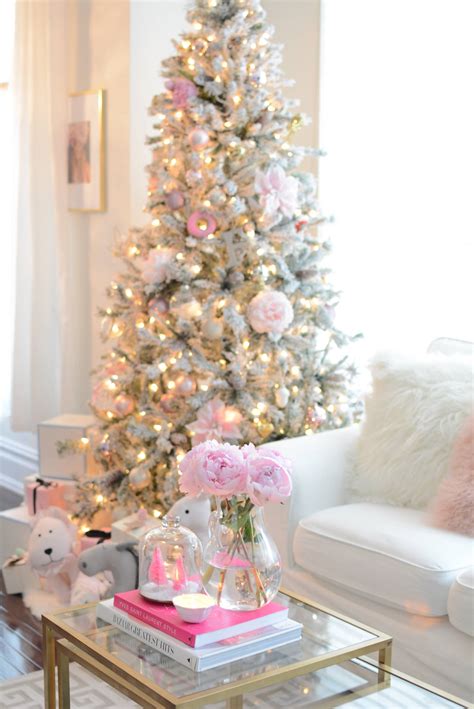How to Decorate the Perfect Pink Christmas Tree - The Pink ... Save my collection of these christmas tree ideas, xmas lights aesthetic, wallpaper and cozy home decorations.