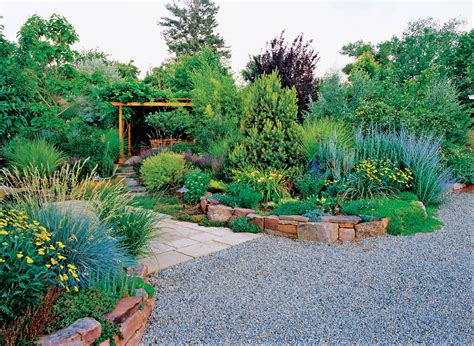 Lush look on little water - Sunset Magazine