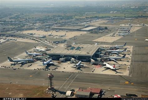 Aeropuerto Internacional De Roma Fiumicino ItÁlia Airport Control