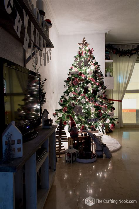 Free shipping on orders over $25 shipped by amazon. Rustic Red and white Buffalo Plaid Christmas Tree | The ...